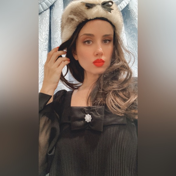 Vintage 1960s Macys Kids  girls Audrey Hepburn faux fur hat with bow! - Picture 5 of 6